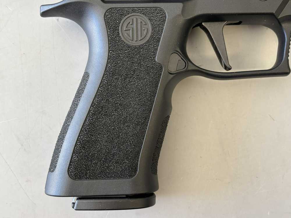 Sig Sauer P320 X-Series 9mm with Romeo1 Pro EXCELLENT-img-6