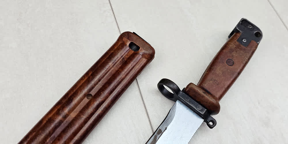 Cold war era bakelite Soviet Izhevsk ak-47 AKM bayonet-img-5