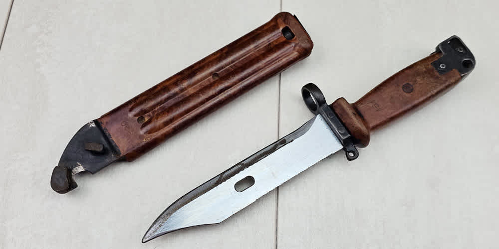 Cold war era bakelite Soviet Izhevsk ak-47 AKM bayonet-img-4