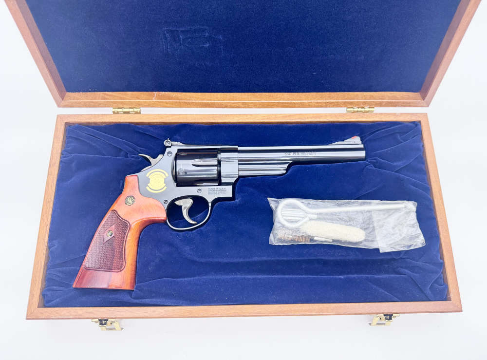 Smith & Wesson 29-10 50th Anniversary .44 Magnum -img-27