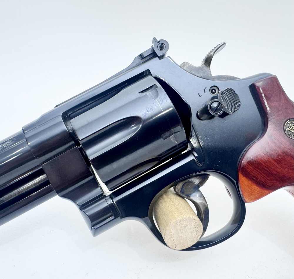 Smith & Wesson 29-10 50th Anniversary .44 Magnum -img-8