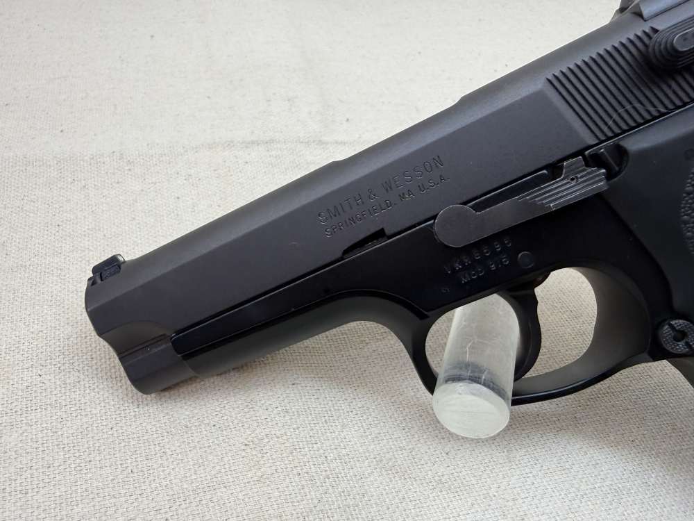 S&W Model 915 9mm Double Action Semi Auto Near New! Mfg. 2004-img-2