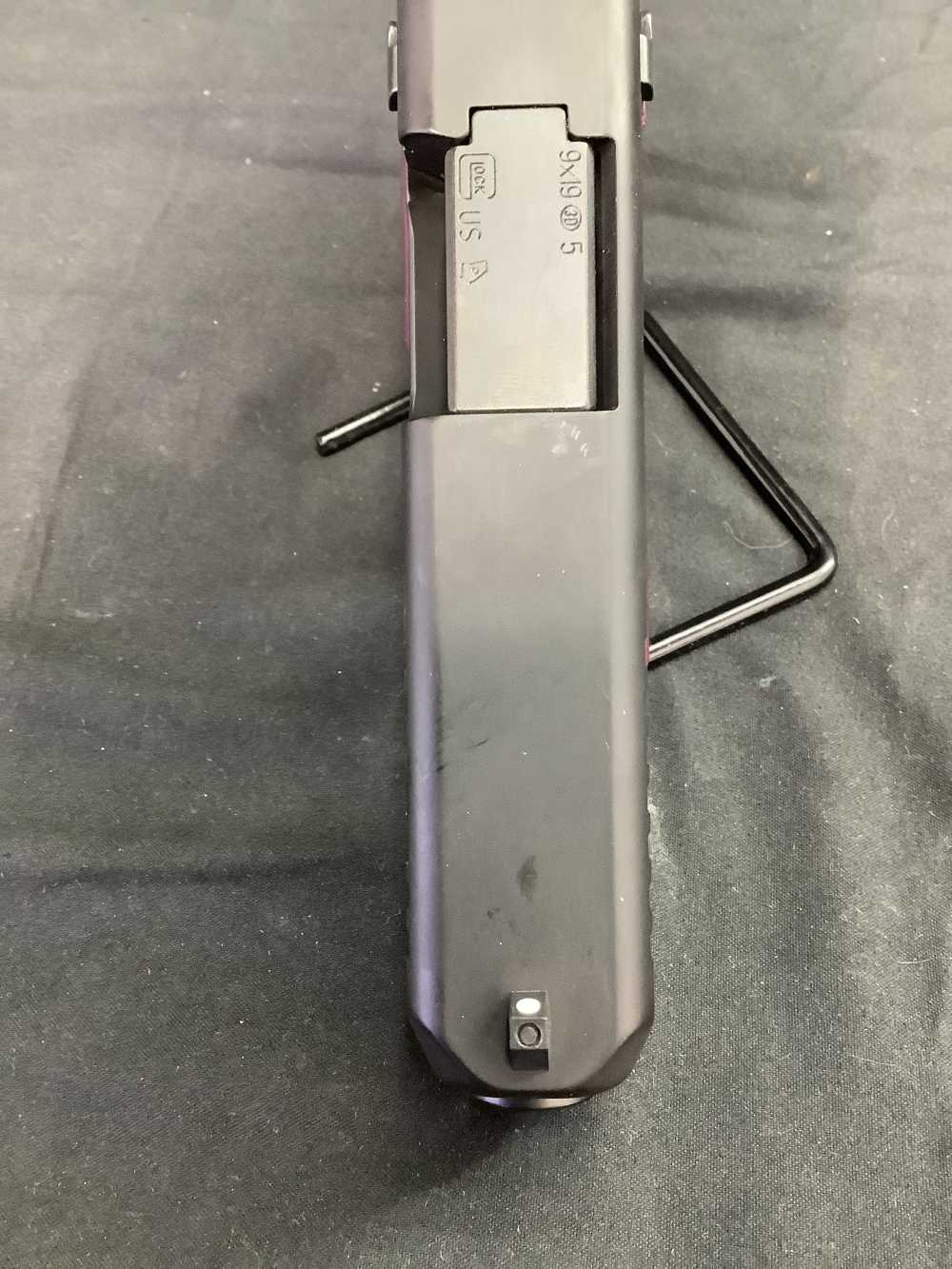 Glock 19 Gen 5 9mm Black Cherry 15rd mags-img-14