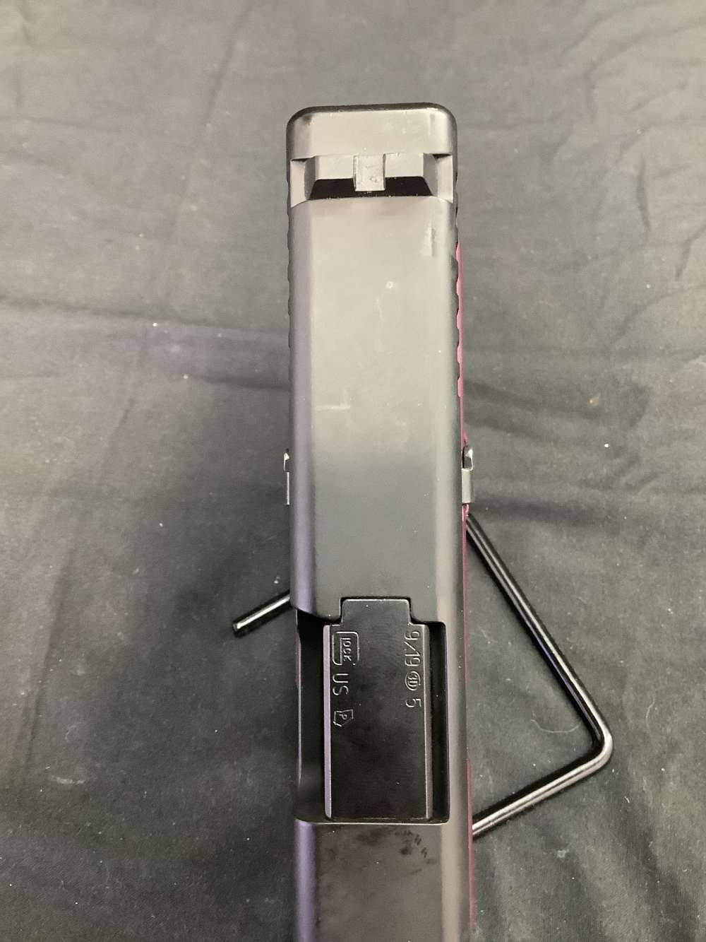 Glock 19 Gen 5 9mm Black Cherry 15rd mags-img-13