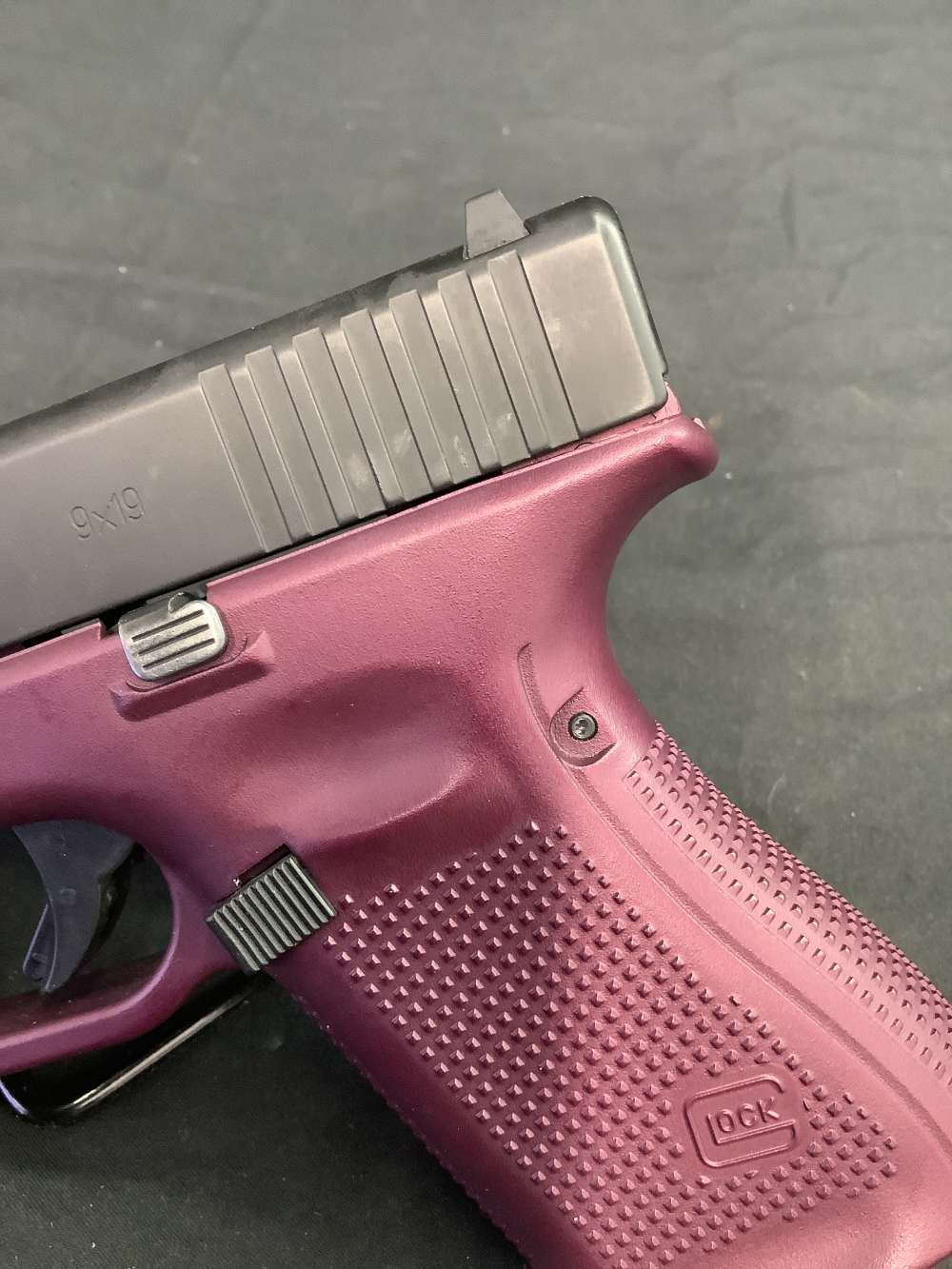 Glock 19 Gen 5 9mm Black Cherry 15rd mags-img-8