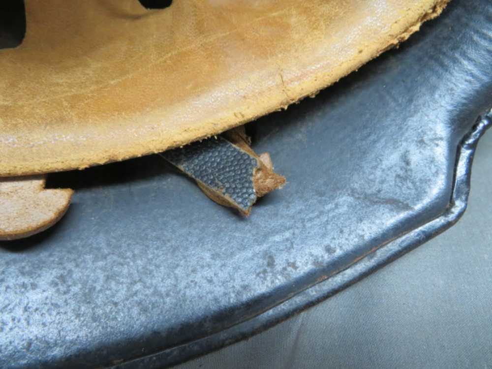 WWII GERMAN CIVIL POLICE MODEL 1934 HELMET-ORIGINAL-NICE DECALS-img-10