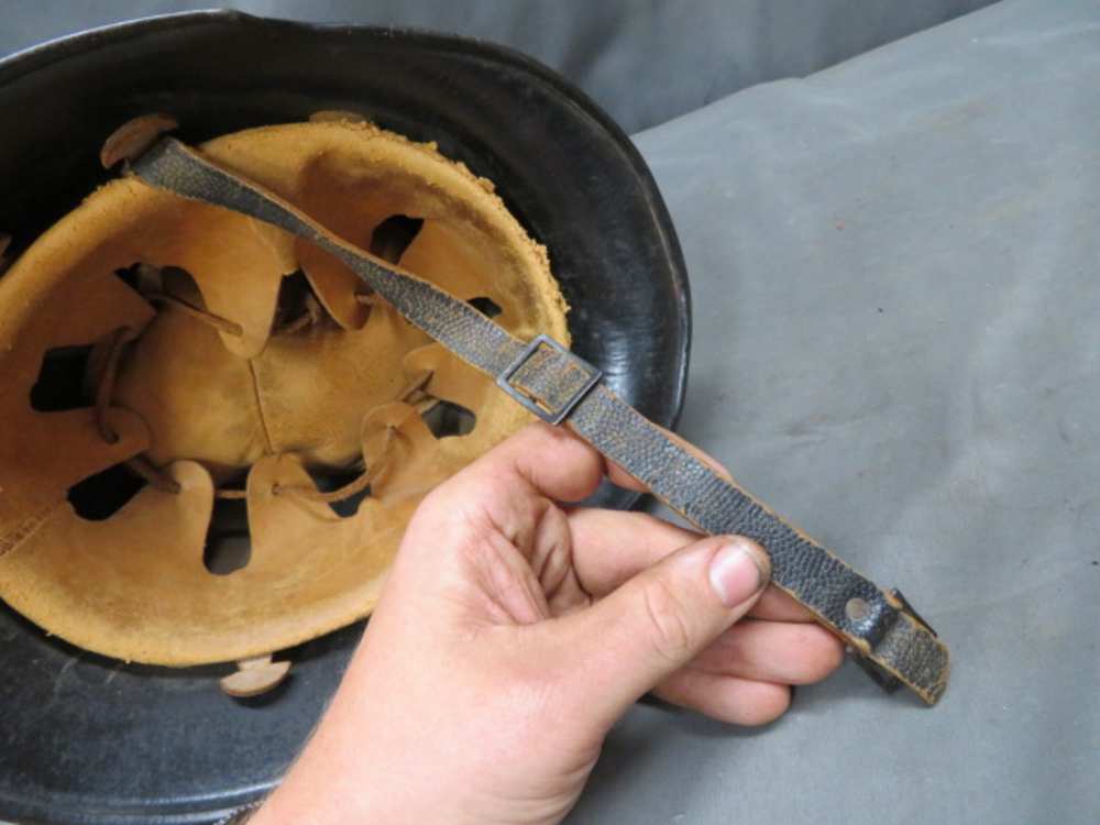 WWII GERMAN CIVIL POLICE MODEL 1934 HELMET-ORIGINAL-NICE DECALS-img-11