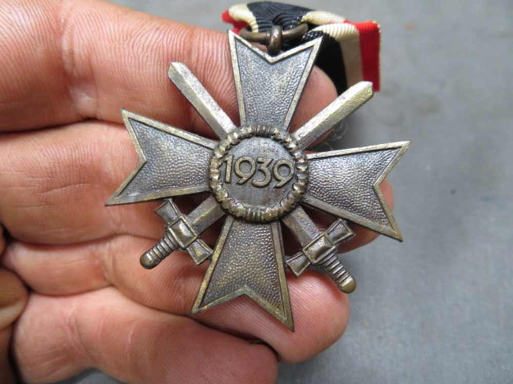 WWII GERMAN WAR MERIT CROSS 2ND CLASS W/ SWORDS-img-4