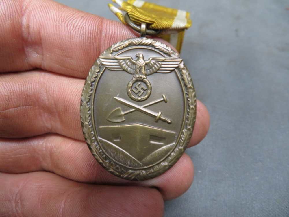WWII GERMAN WEST WALL MEDAL W/ ENVELOPE-ORIGINAL-img-2