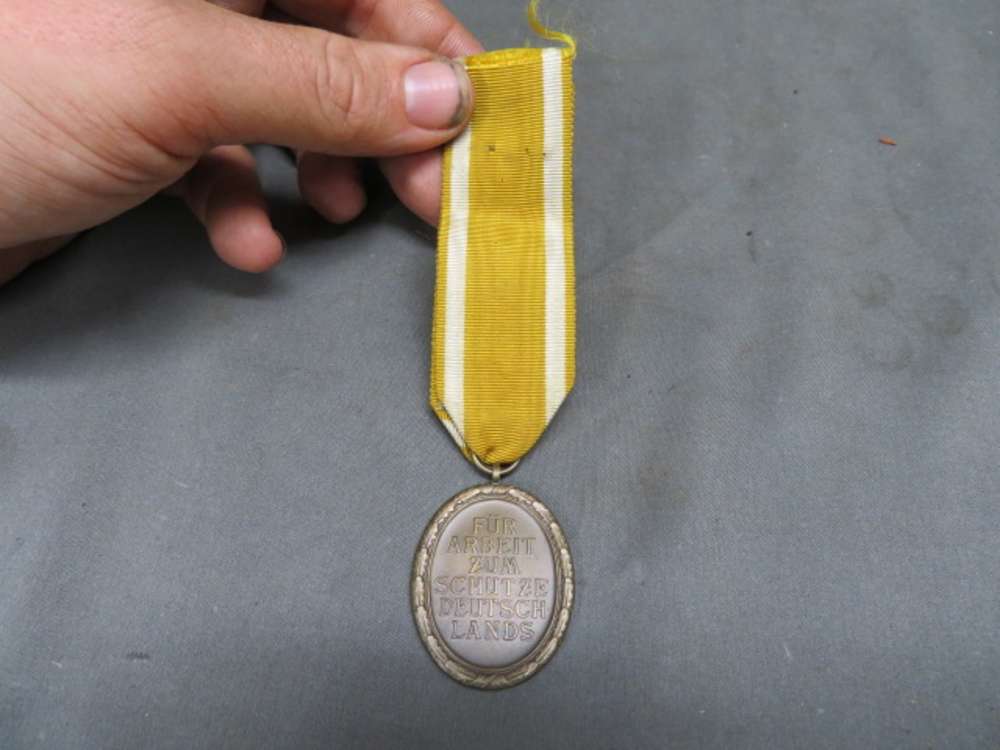 WWII GERMAN WEST WALL MEDAL W/ ENVELOPE-ORIGINAL-img-4