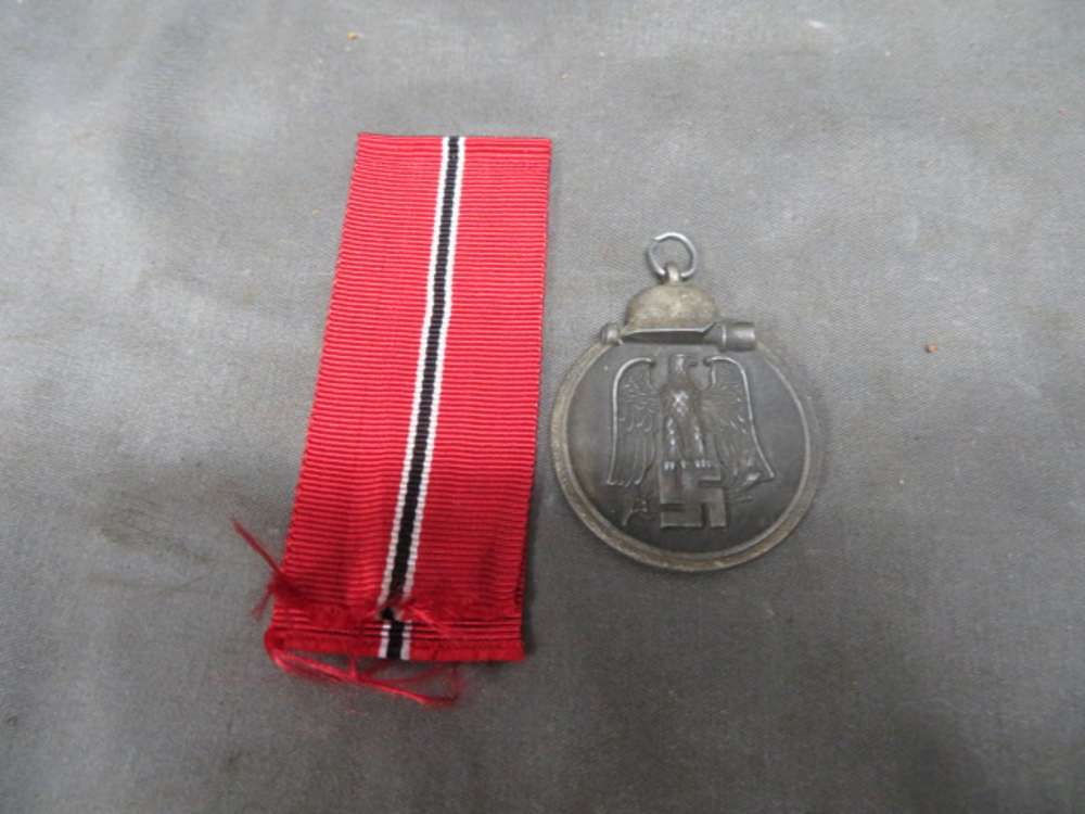 WWII GERMAN EASTERN FRONT MEDAL-ORIGINAL-NICE DETAIL & RIBBON-img-0