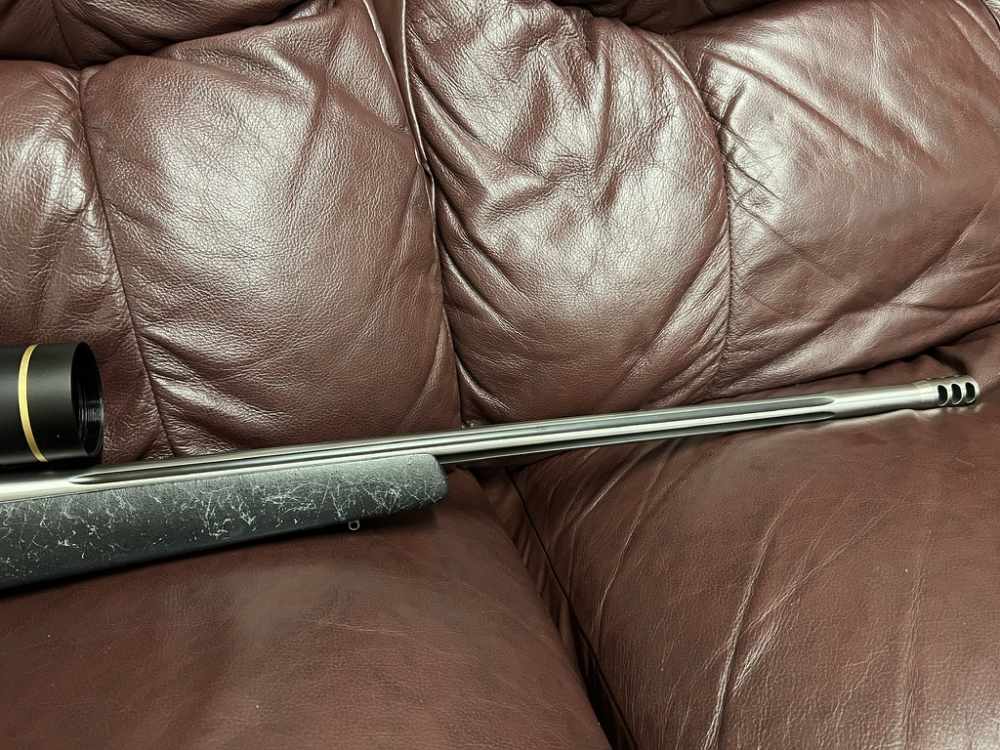 Weatherby Mark V AccuMark 270 Win Leupold Vari X iii ilium 30mm-img-6