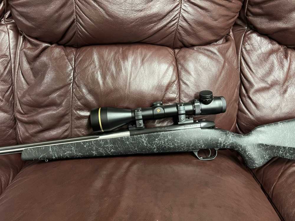 Weatherby Mark V AccuMark 270 Win Leupold Vari X iii ilium 30mm-img-23
