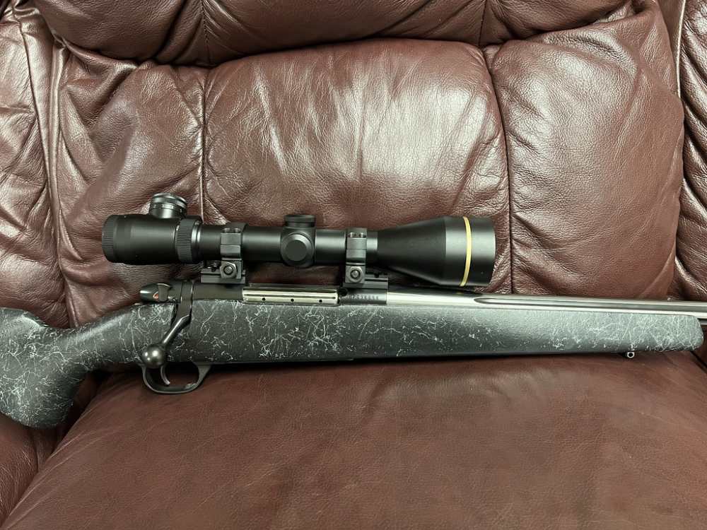 Weatherby Mark V AccuMark 270 Win Leupold Vari X iii ilium 30mm-img-1