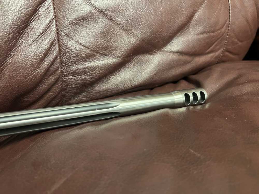 Weatherby Mark V AccuMark 270 Win Leupold Vari X iii ilium 30mm-img-17