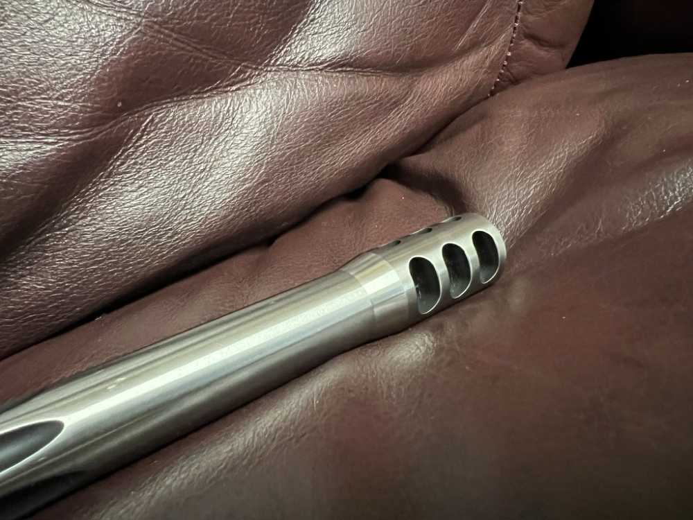 Weatherby Mark V AccuMark 270 Win Leupold Vari X iii ilium 30mm-img-13