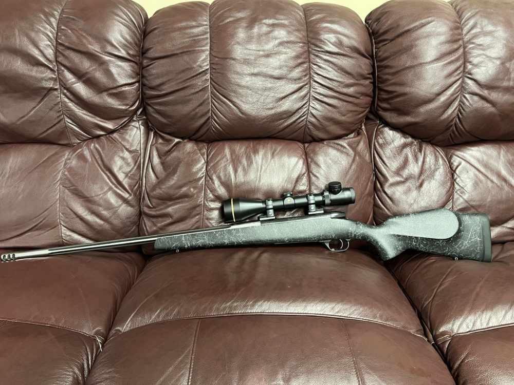 Weatherby Mark V AccuMark 270 Win Leupold Vari X iii ilium 30mm-img-3