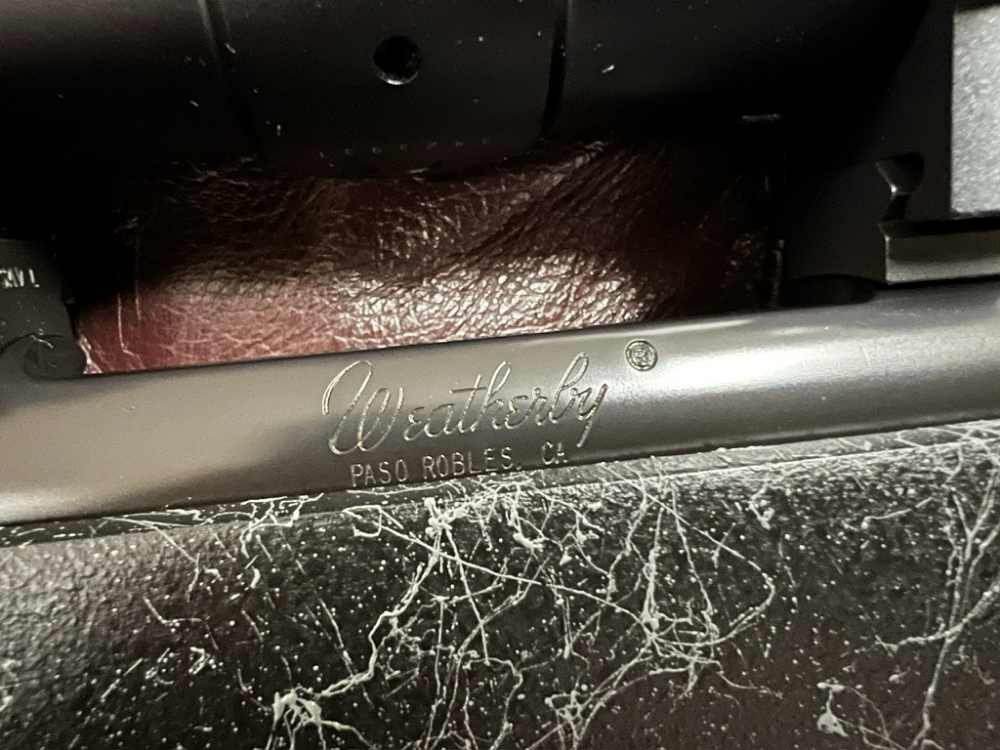 Weatherby Mark V AccuMark 270 Win Leupold Vari X iii ilium 30mm-img-9