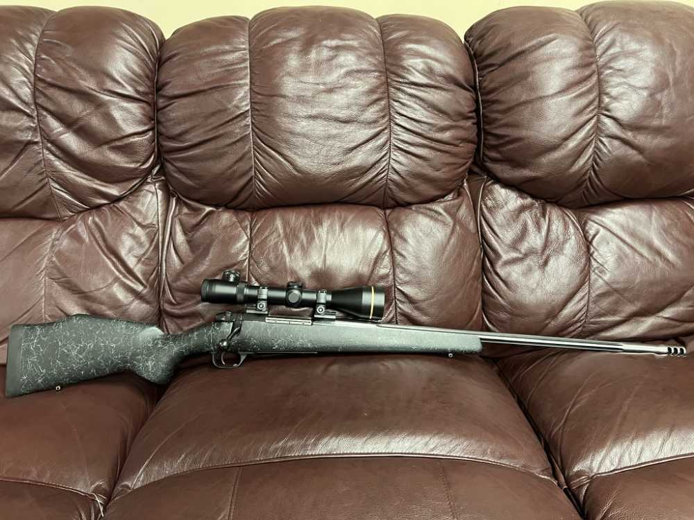 Weatherby Mark V AccuMark 270 Win Leupold Vari X iii ilium 30mm-img-14