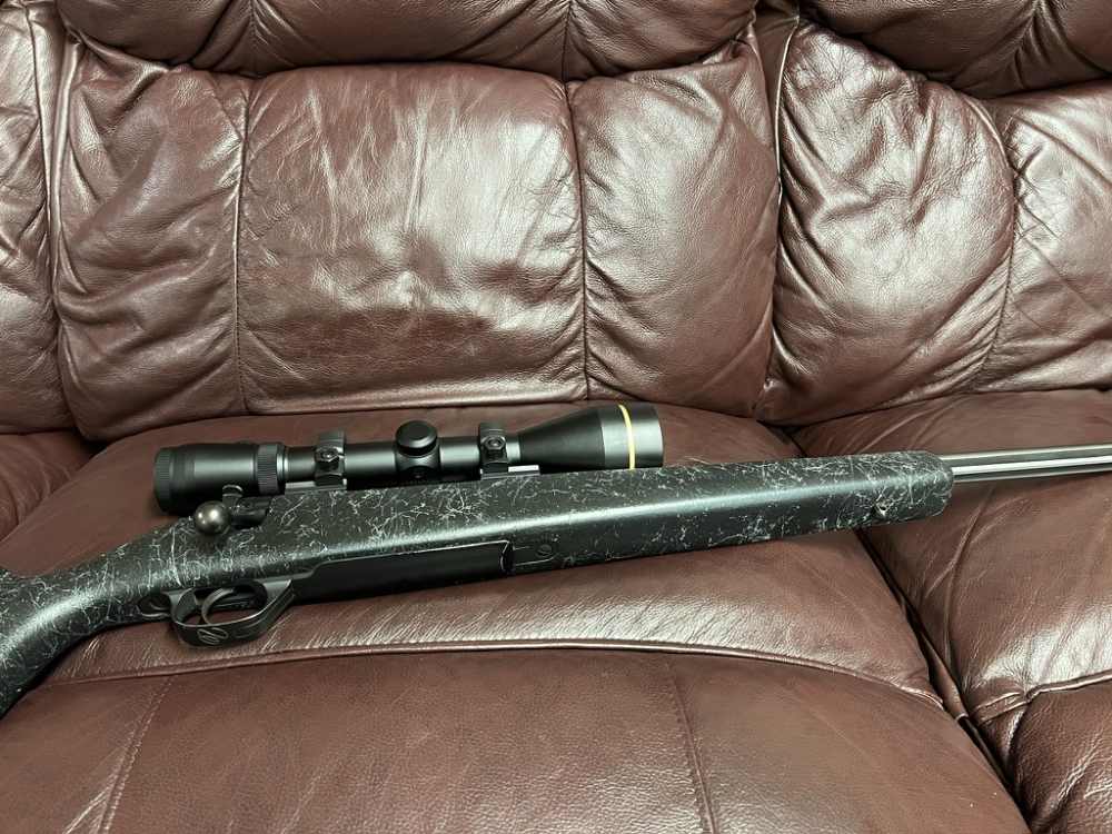 Weatherby Mark V AccuMark 270 Win Leupold Vari X iii ilium 30mm-img-12