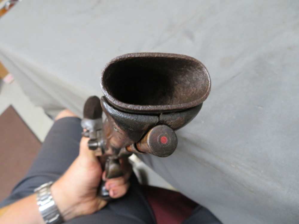 ANTIQUE EUROPEAN FLINTLOCK PISTOL W/ “DUCKBILL” ELLIPTICAL MUZZLE-img-2