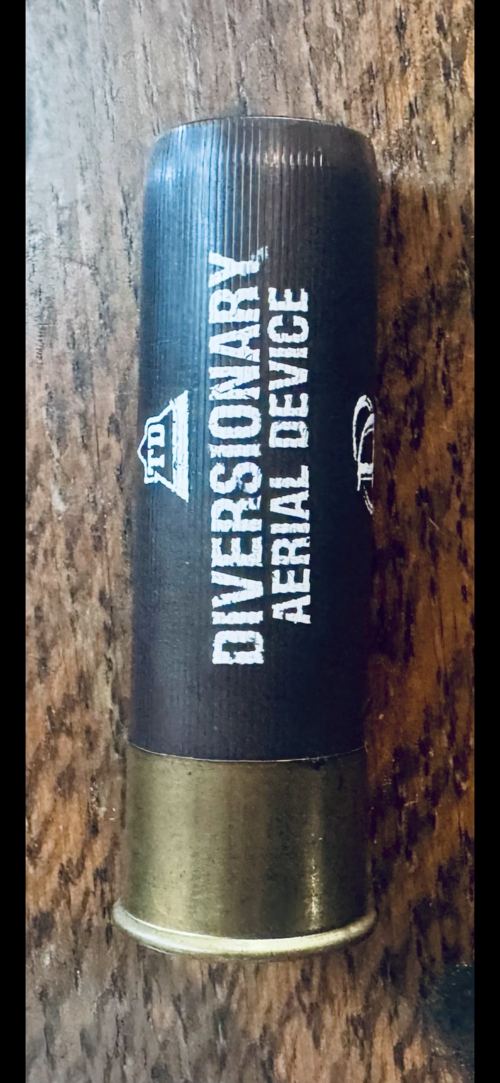 3 New 12 gauge real rare 100 yard  LE/Mil  Flash Bang, Diversionary, Ammo-img-1