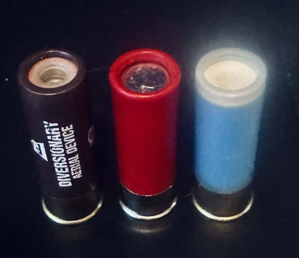 3 New 12 gauge real rare 100 yard  LE/Mil  Flash Bang, Diversionary, Ammo-img-0