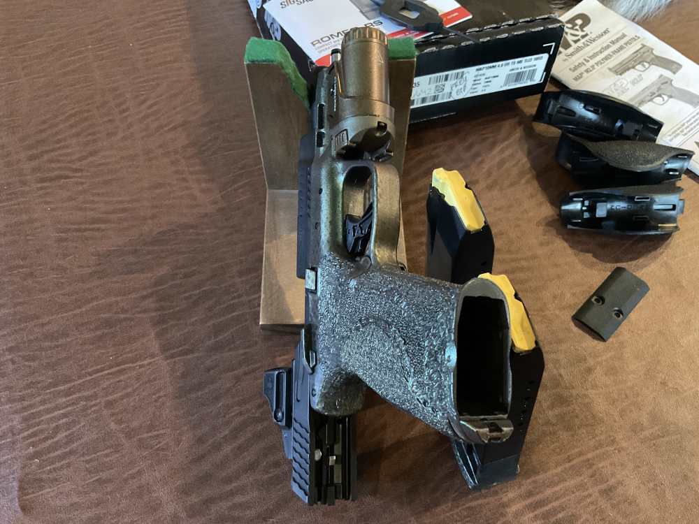 Smith & Wesson M&P2.0 10mm (Custom)   Red Dot, Ported, Light, 4.60" CA.NIB -img-3