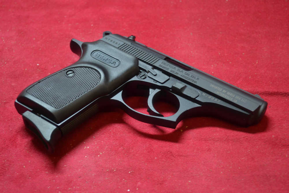 Bersa Thunder22 22LR 3.5"Barrel Used w/Case, Layaway Available.-img-3