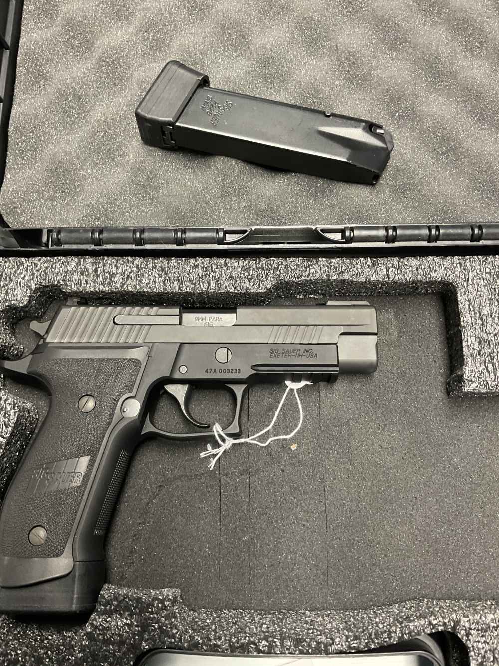 Sig sauer p226 9MM -img-3