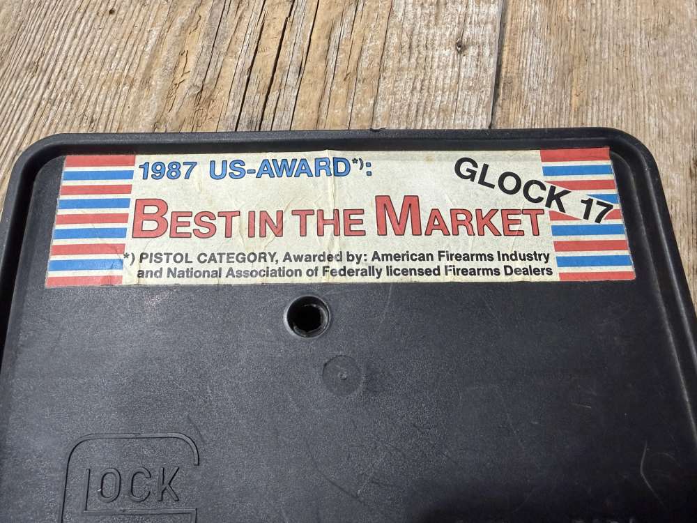 GLOCK 17 GEN2 with original Tupperware Box! Time Capsule! GEN II GLOCK -img-12