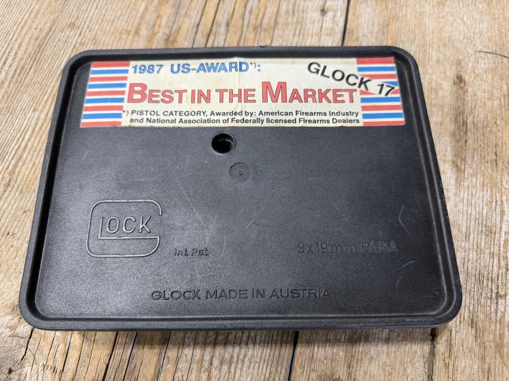 GLOCK 17 GEN2 with original Tupperware Box! Time Capsule! GEN II GLOCK -img-11