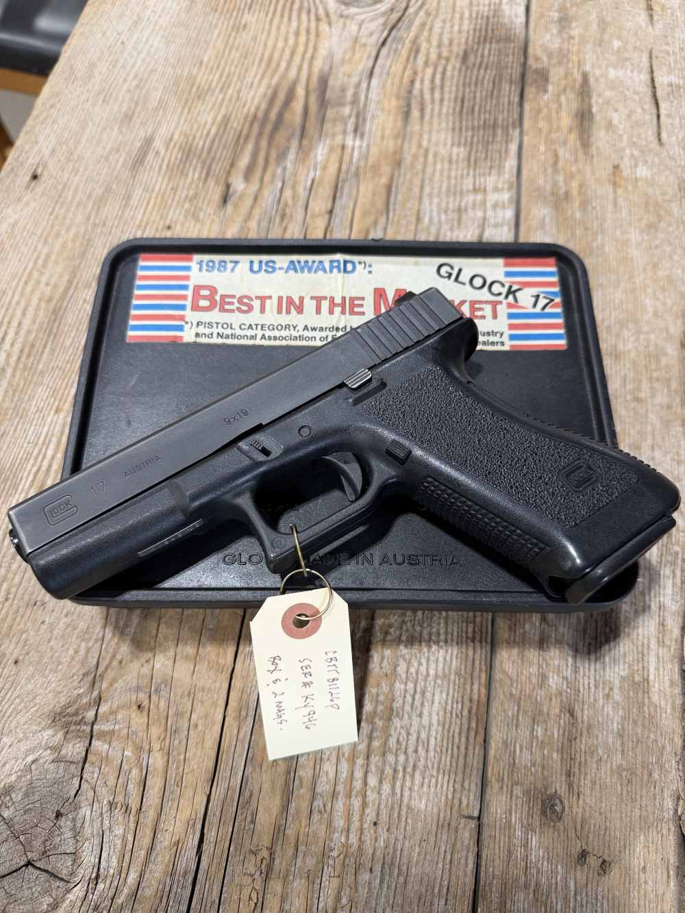 GLOCK 17 GEN2 with original Tupperware Box! Time Capsule! GEN II GLOCK -img-1