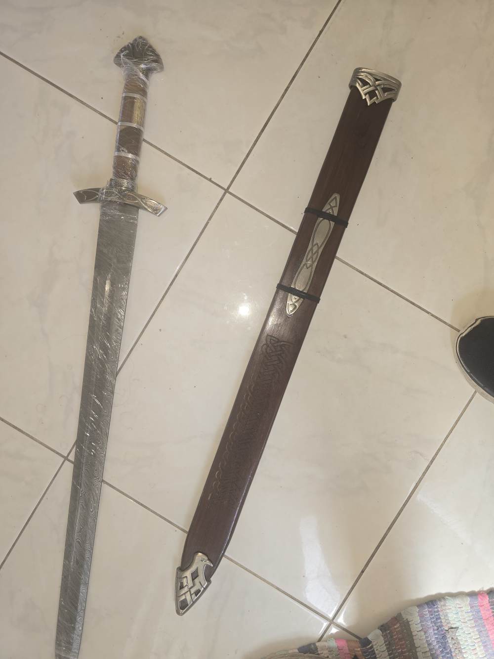 Damascus hand-made hand-forged Viking sword with scabbard -img-6