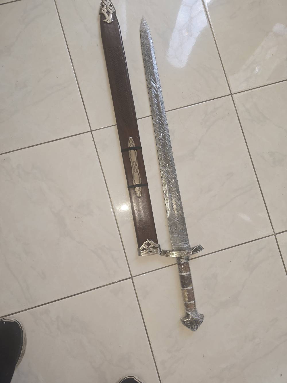 Damascus hand-made hand-forged Viking sword with scabbard -img-0