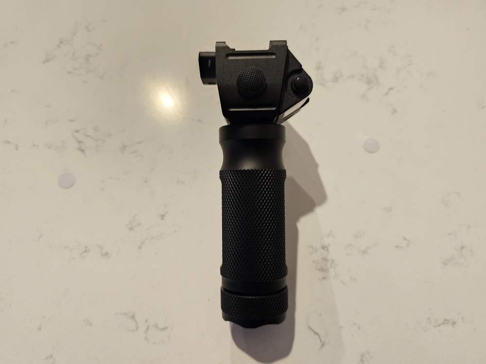 Tactical Vertical Foregrip Light/Laser (GREEN) W/Quick Mount-img-1