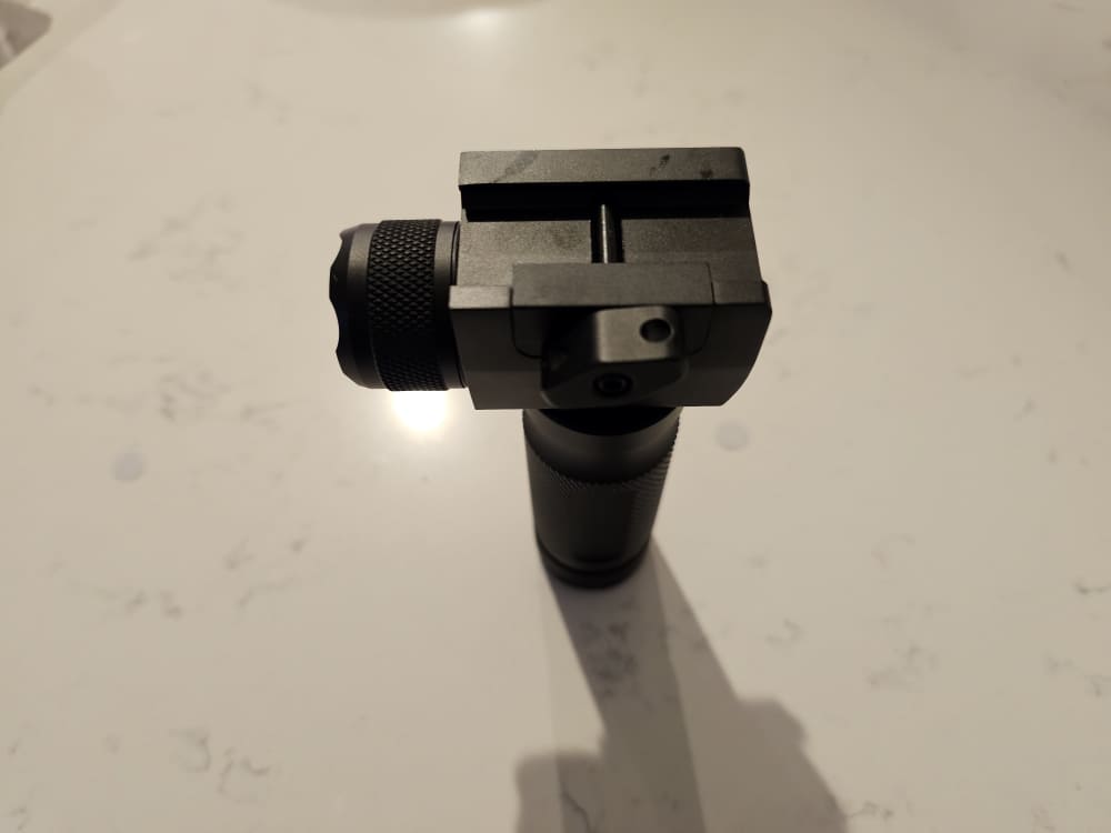 Tactical Vertical Foregrip Light/Laser (GREEN) W/Quick Mount-img-2