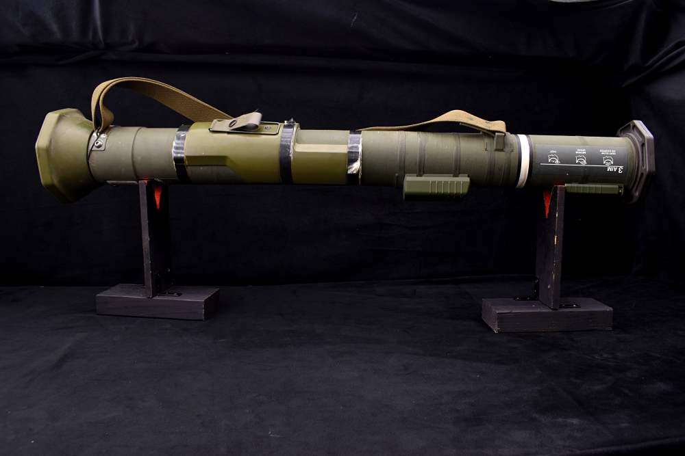 Original U.S. M136 AT4 84mm Anti-Tank Launcher Inert GWOT M163 Anti-Armor-img-23