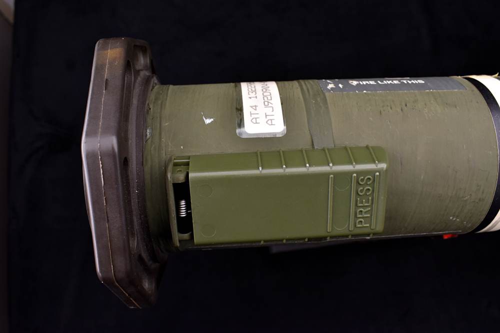 Original U.S. M136 AT4 84mm Anti-Tank Launcher Inert GWOT M163 Anti-Armor-img-17