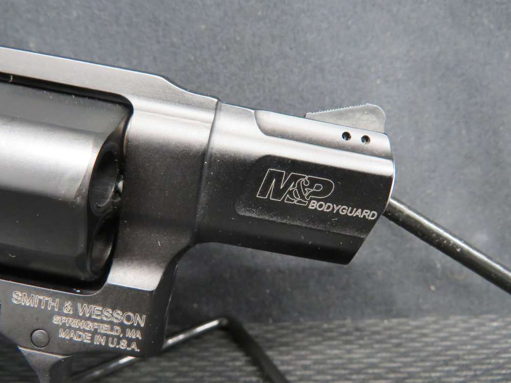 SMITH & WESSON M&P BODYGUARD .38 SPL +P S&W W/ CRIMSON TRACE LASER PENNY!-img-3