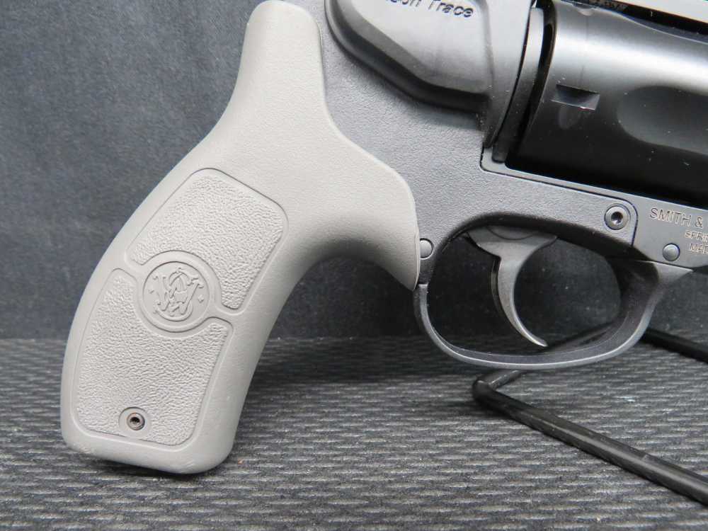 SMITH & WESSON M&P BODYGUARD .38 SPL +P S&W W/ CRIMSON TRACE LASER PENNY!-img-1