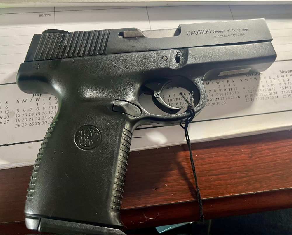 Smith and Wesson SW40C-img-1
