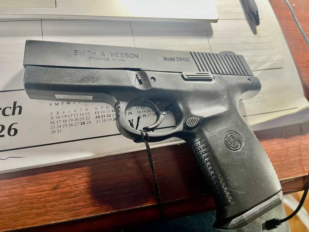 Smith and Wesson SW40C-img-2