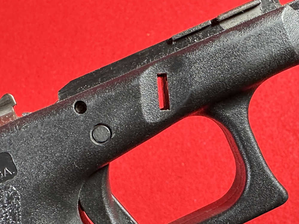Glock 22 40 Gen 2 Pistol Frame Lower Receiver w/ Internals 17 9mm-img-4