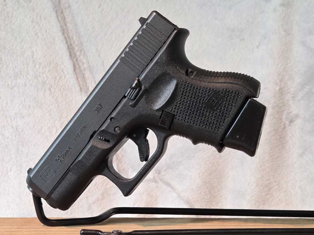 Glock 33 Gen4*In Very Good, "Like New" Condition -img-3