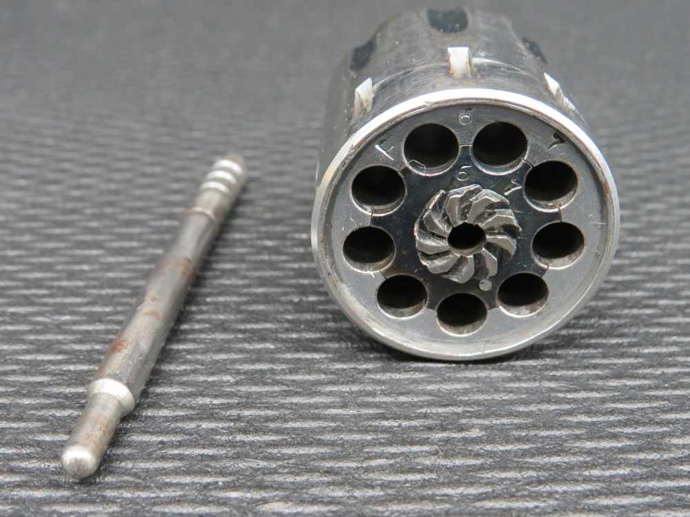 HARRINGTON & RICHARDSON MODEL 732, .32 S&W & MODEL 932, .22 LR H&R PENNY!-img-24