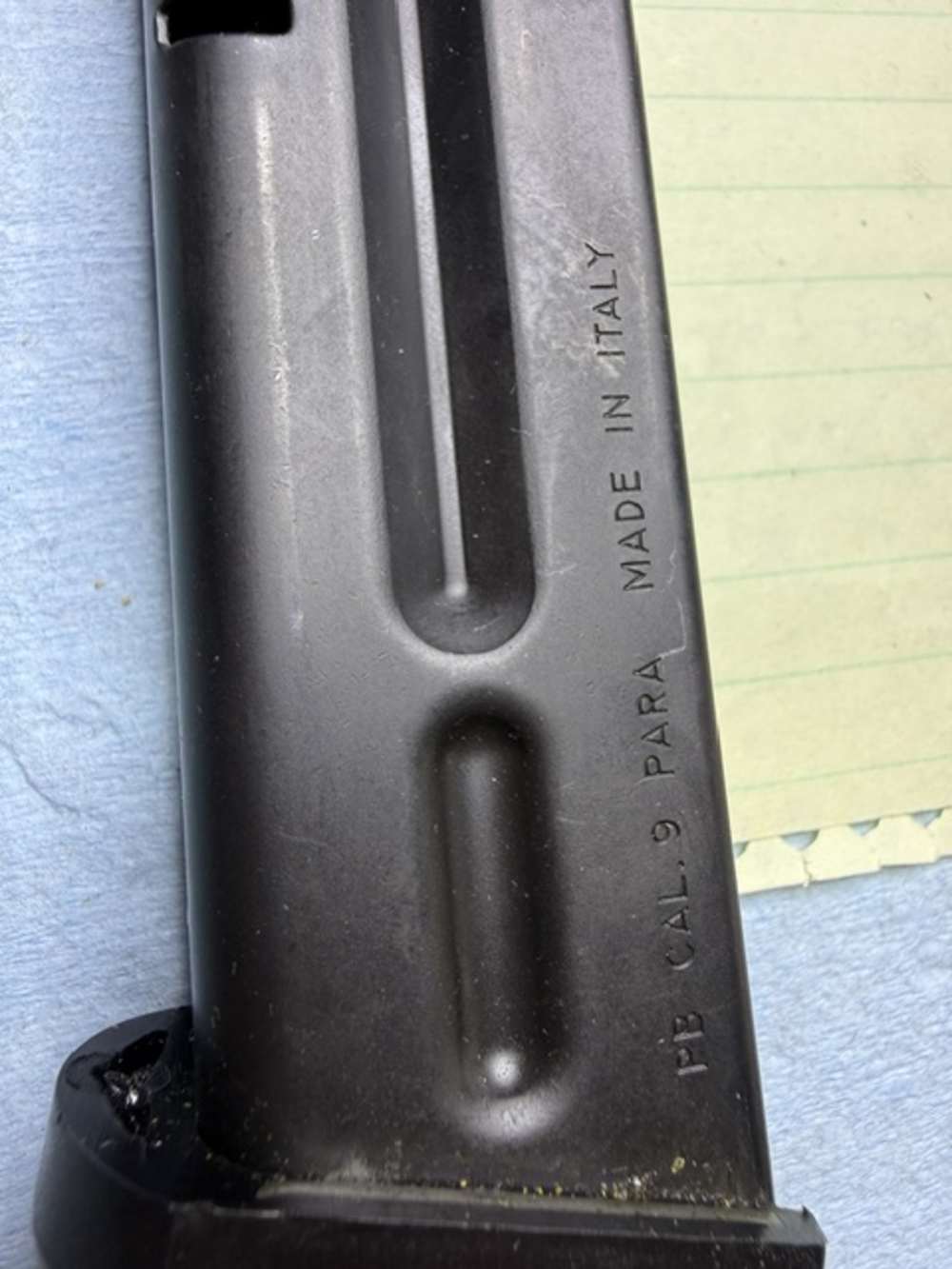 (156)  1 factory Beretta 92FS full-size 10 round magazine used great shape-img-4