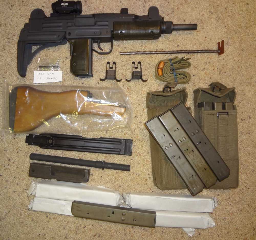 GROUP INDUSTRY HR 4332 UZI, 9MM/45/.22LR EXCELLENT CONDITION AND EXTRAS-img-5