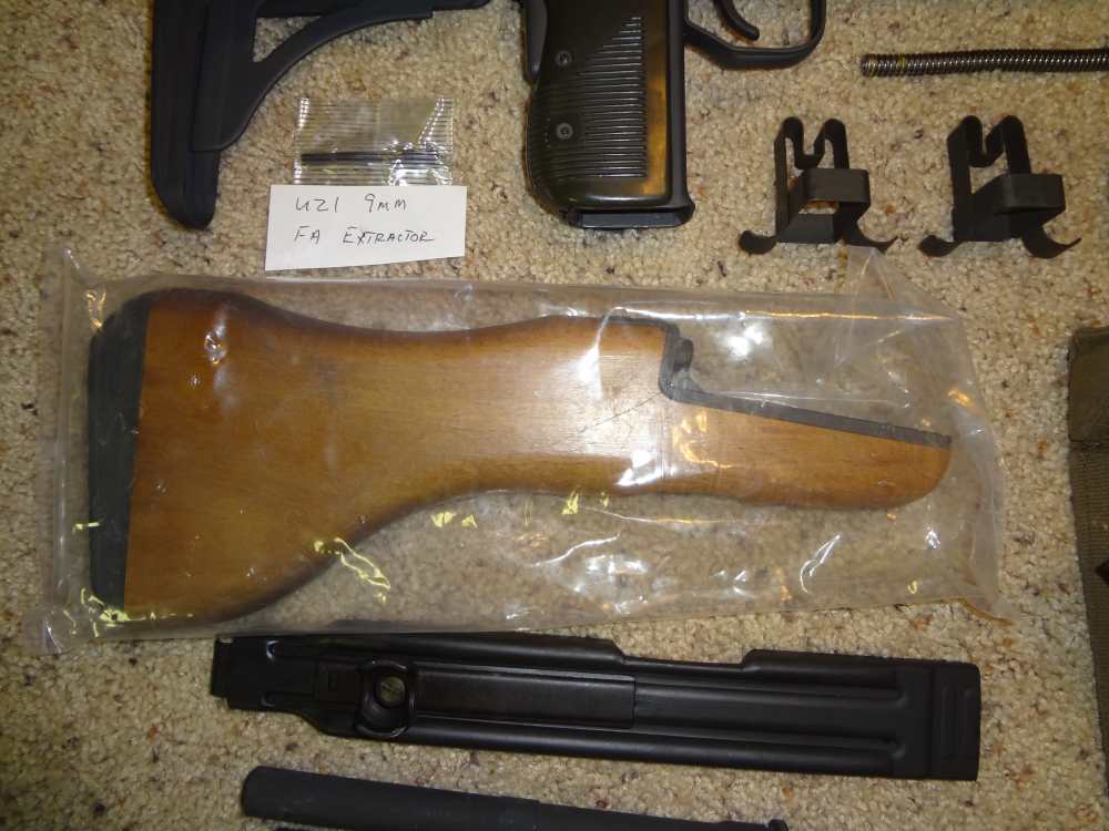 GROUP INDUSTRY HR 4332 UZI, 9MM/45/.22LR EXCELLENT CONDITION AND EXTRAS-img-6
