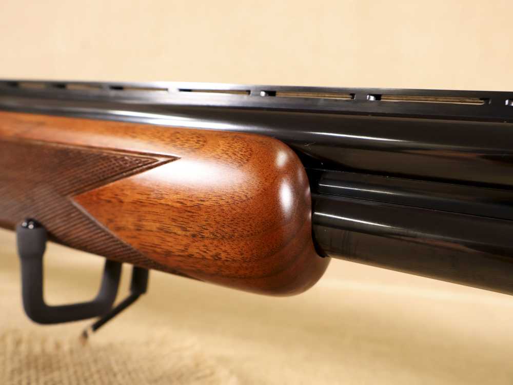 Browning White Lightning 12-Gauge 28" O/U 3" Vent Rib Shotgun Engraved-img-8